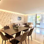 Coastal Living At Royal Banus
