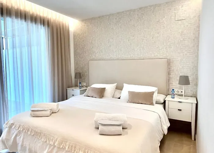 Coastal Living At Royal Banus